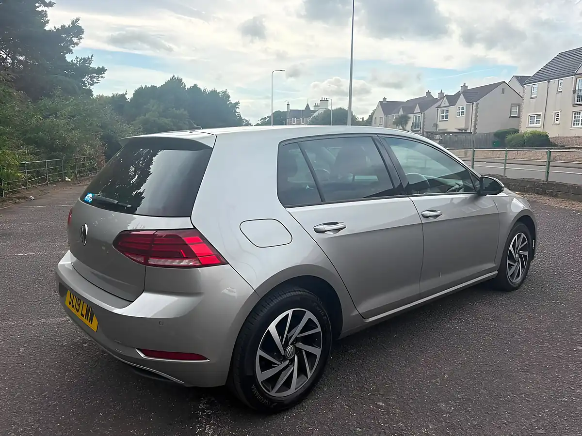 Used 2019 Volkswagen Golf Match Silver - Interior and Exterior details 10