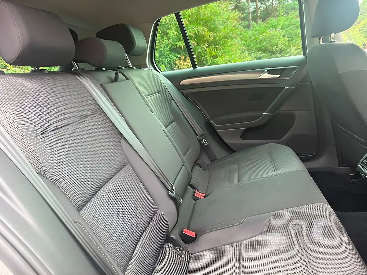 Used 2019 Volkswagen Golf Match Silver - Interior and Exterior details 11