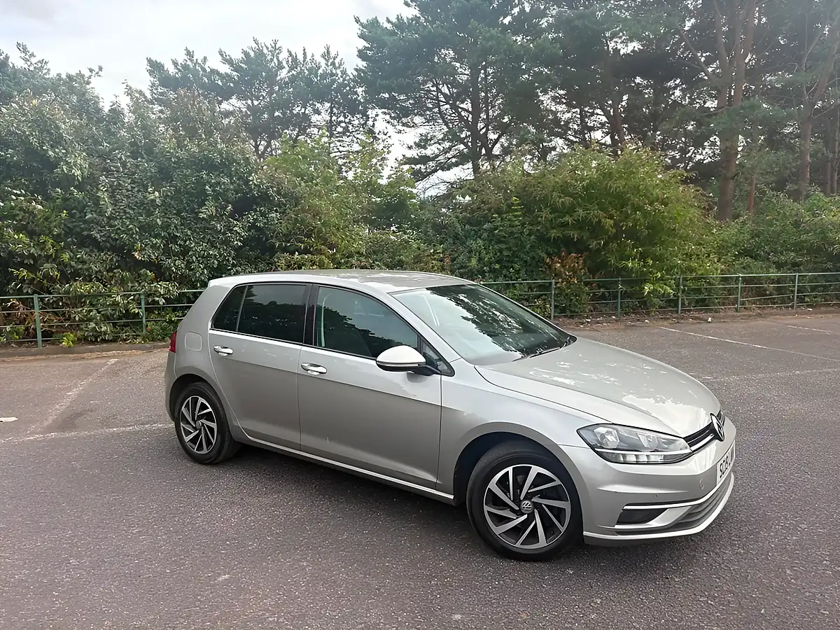 Used 2019 Volkswagen Golf Match Silver - Interior and Exterior details 20