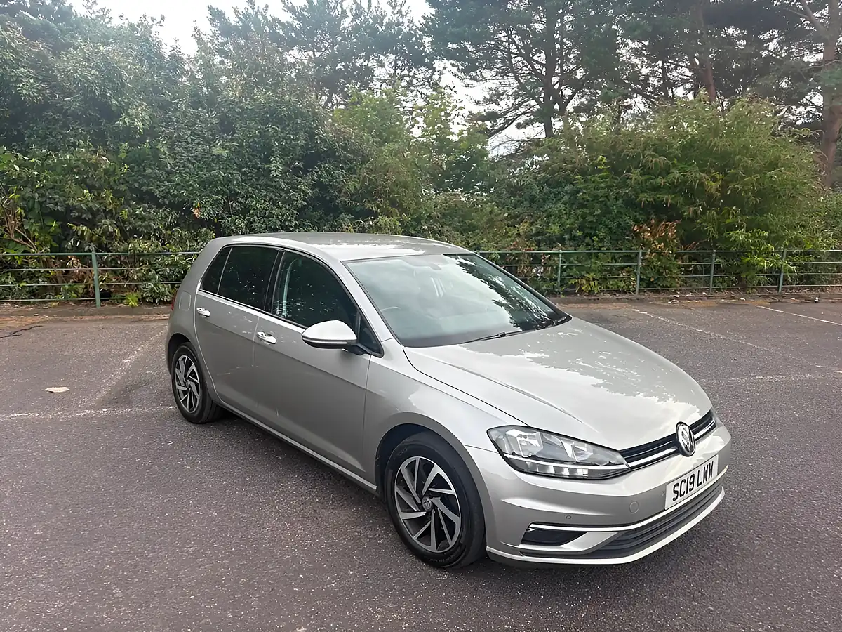 Used 2019 Volkswagen Golf Match Silver - Interior and Exterior details 9