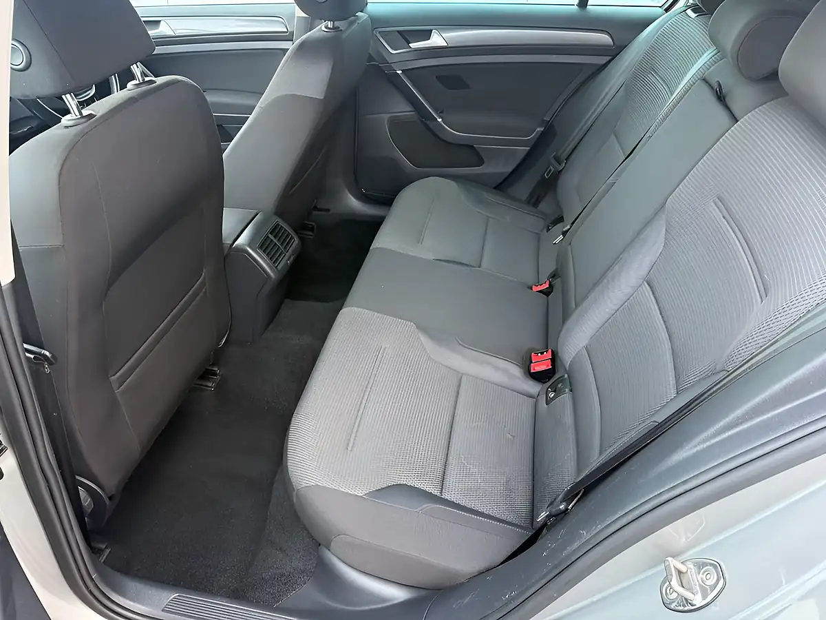 Used 2019 Volkswagen Golf Match Silver - Interior and Exterior details 12