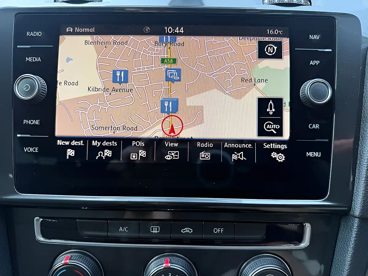 Used 2019 Volkswagen Golf Match Silver - Interior and Exterior details 17