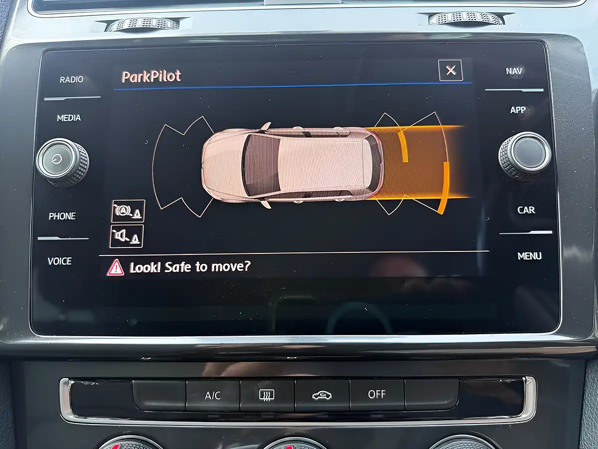Used 2019 Volkswagen Golf Match Silver - Interior and Exterior details 20