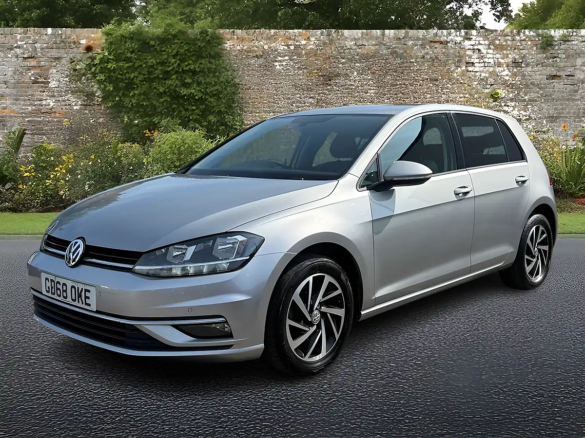 Used 2019 Volkswagen Golf Match Silver - Interior and Exterior details 4