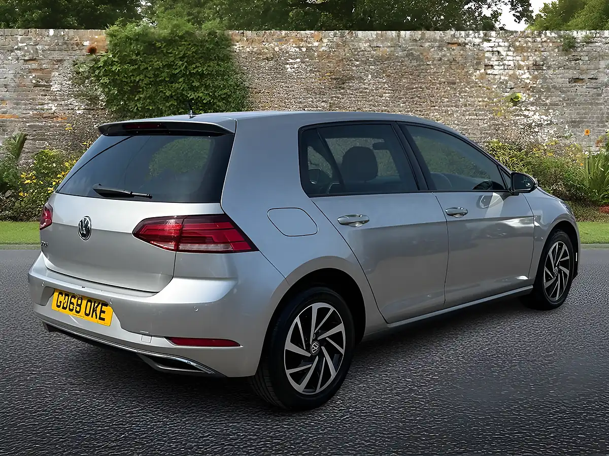 Used 2019 Volkswagen Golf Match Silver - Interior and Exterior details 7