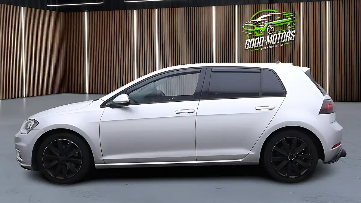 Used 2019 Volkswagen Golf Match Silver - Interior and Exterior details 12