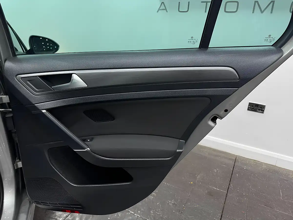 Used 2019 Volkswagen Golf Match Silver - Interior and Exterior details 17