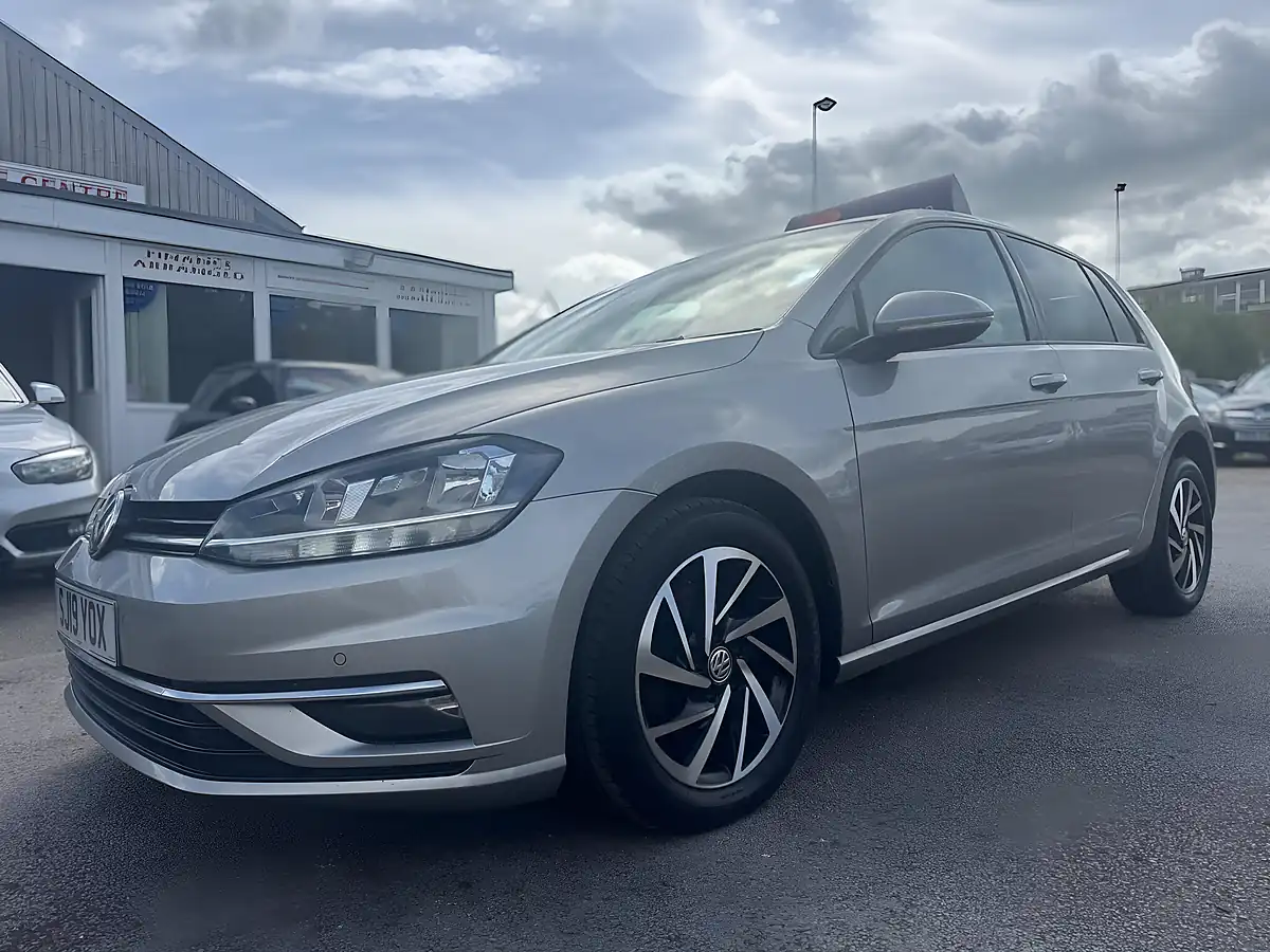 Used 2019 Volkswagen Golf Match Silver - Interior and Exterior details 16