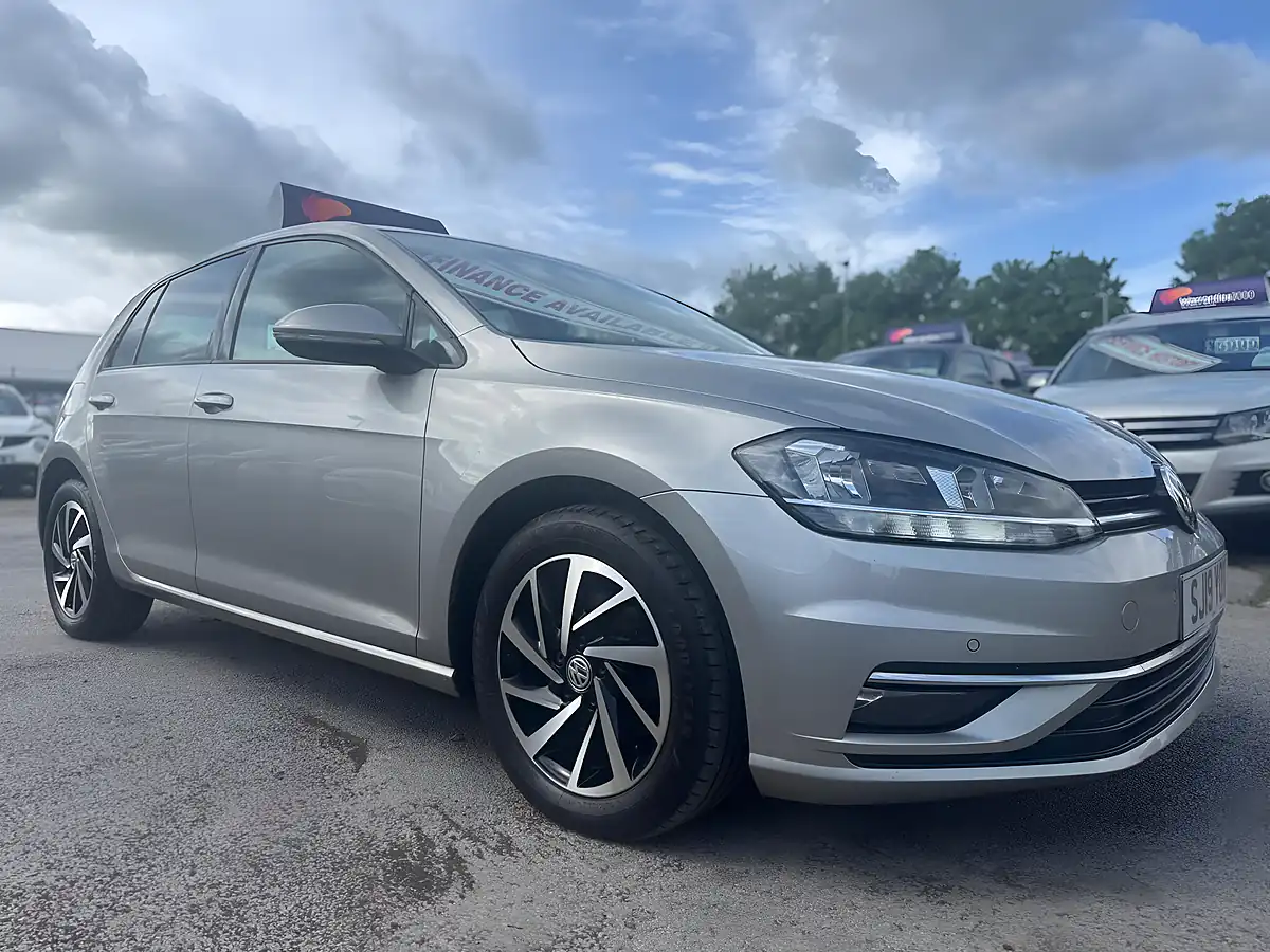 Used 2019 Volkswagen Golf Match Silver - Interior and Exterior details 18