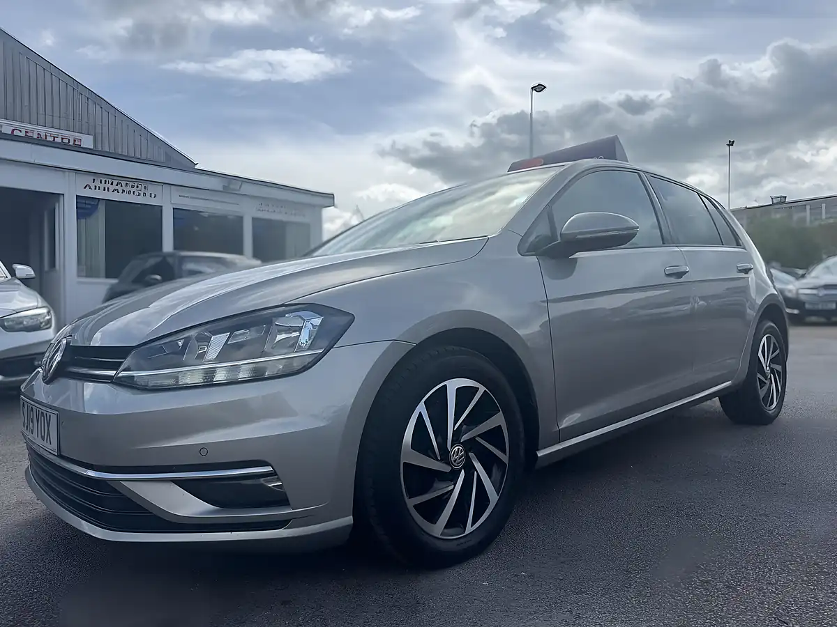 Used 2019 Volkswagen Golf Match Silver - Interior and Exterior details 4