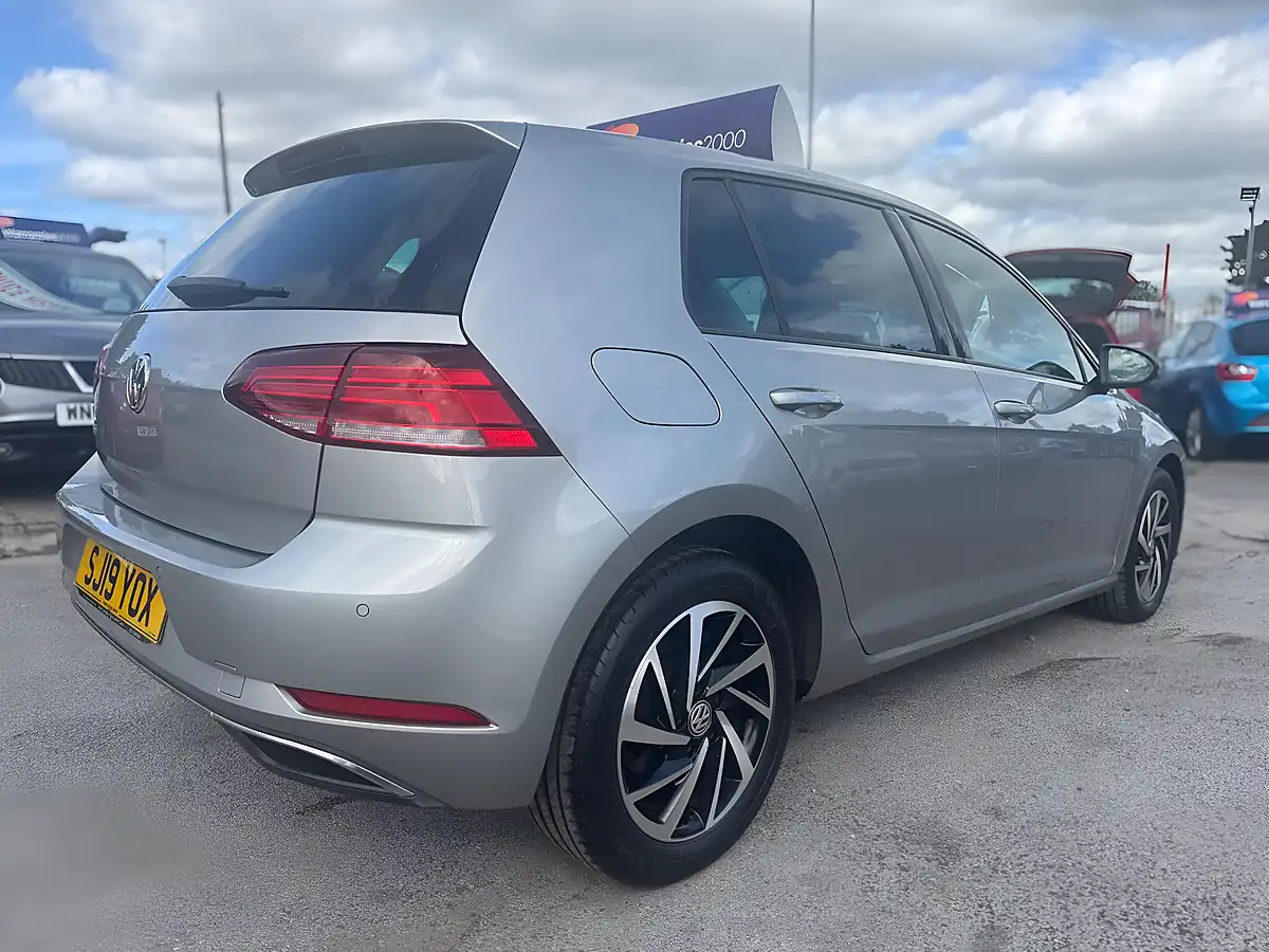 Used 2019 Volkswagen Golf Match Silver - Interior and Exterior details 9