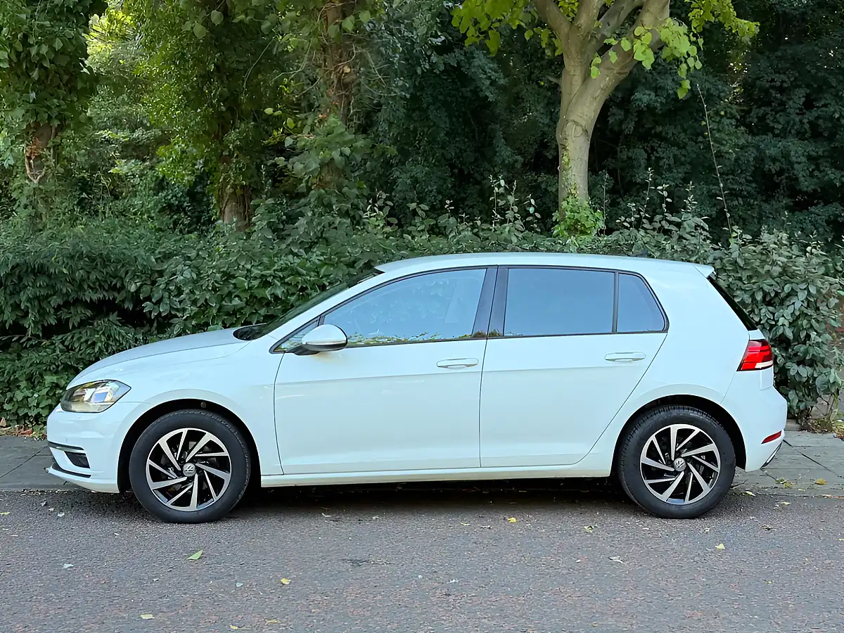 Used 2019 Volkswagen Golf Match White - Interior and Exterior details 10