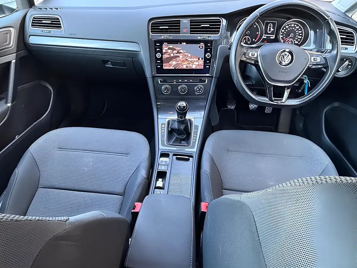 Used 2019 Volkswagen Golf Match White - Interior and Exterior details 11