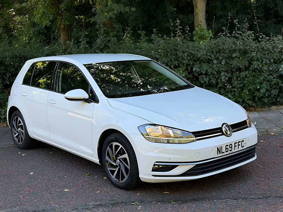 Used 2019 Volkswagen Golf Match White - Interior and Exterior details 4
