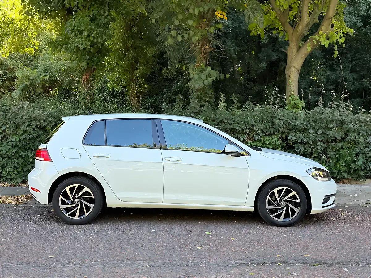 Used 2019 Volkswagen Golf Match White - Interior and Exterior details 5