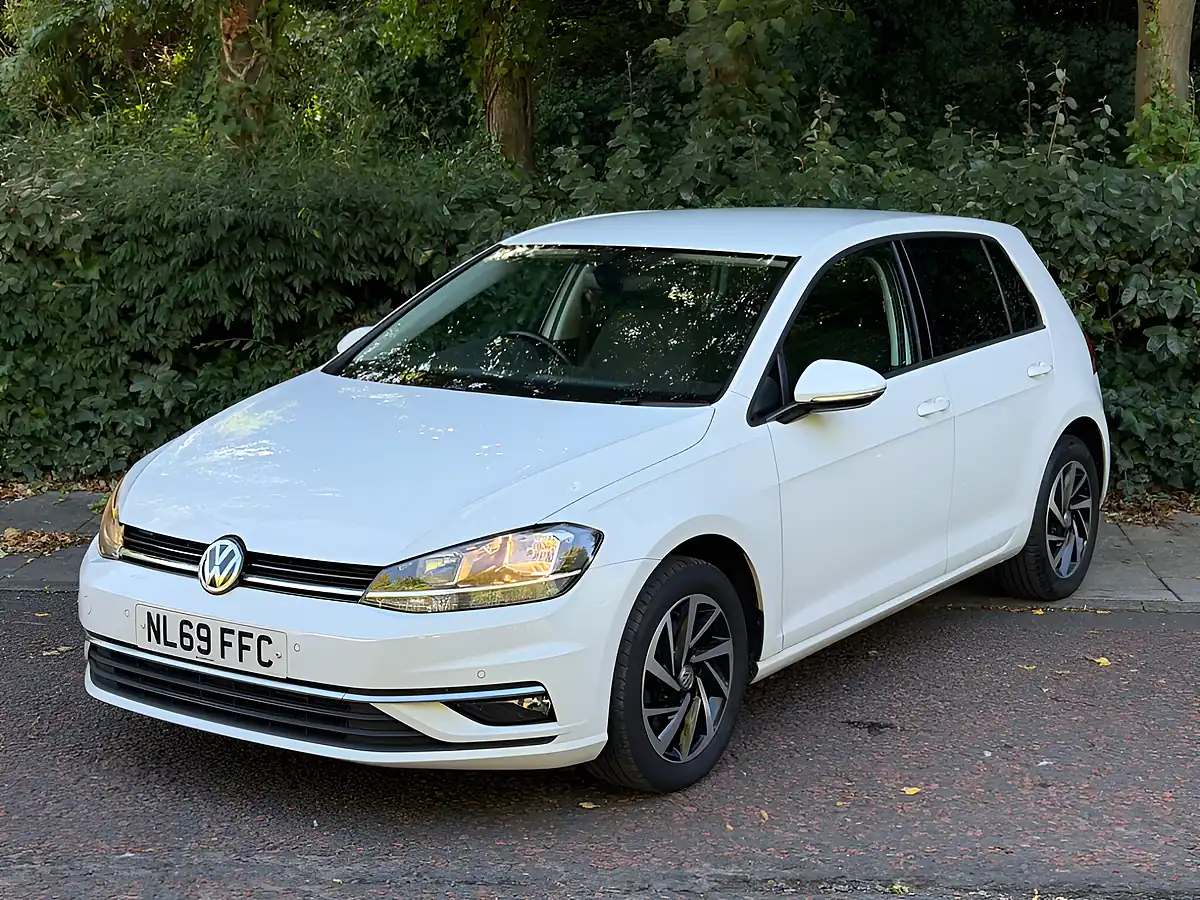 Used 2019 Volkswagen Golf Match White - Interior and Exterior details 9