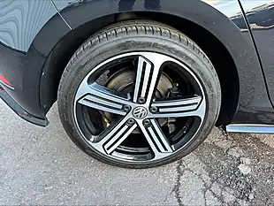 Used 2019 Volkswagen Golf R Black - Interior and Exterior details 15