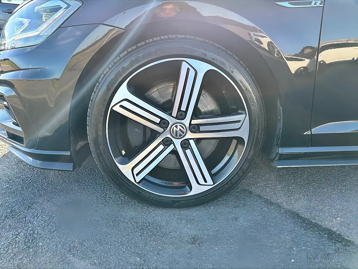 Used 2019 Volkswagen Golf R Black - Interior and Exterior details 16