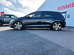 Used 2019 Volkswagen Golf R Black - Interior and Exterior details 7