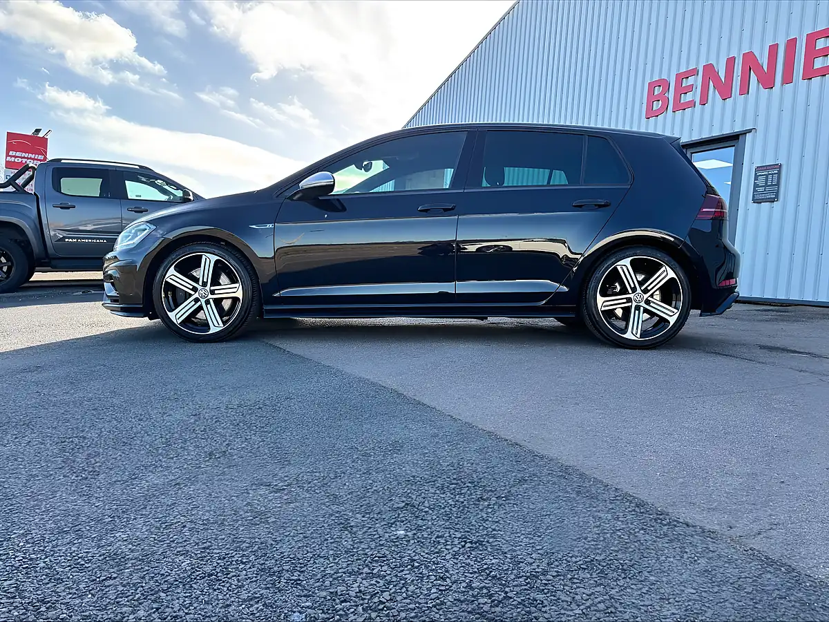 Used 2019 Volkswagen Golf R Black - Interior and Exterior details 7
