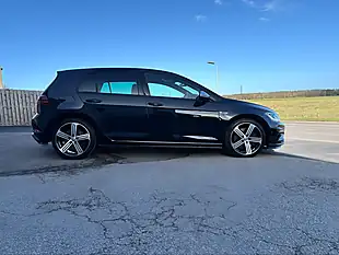 Used 2019 Volkswagen Golf R Black - Interior and Exterior details 8