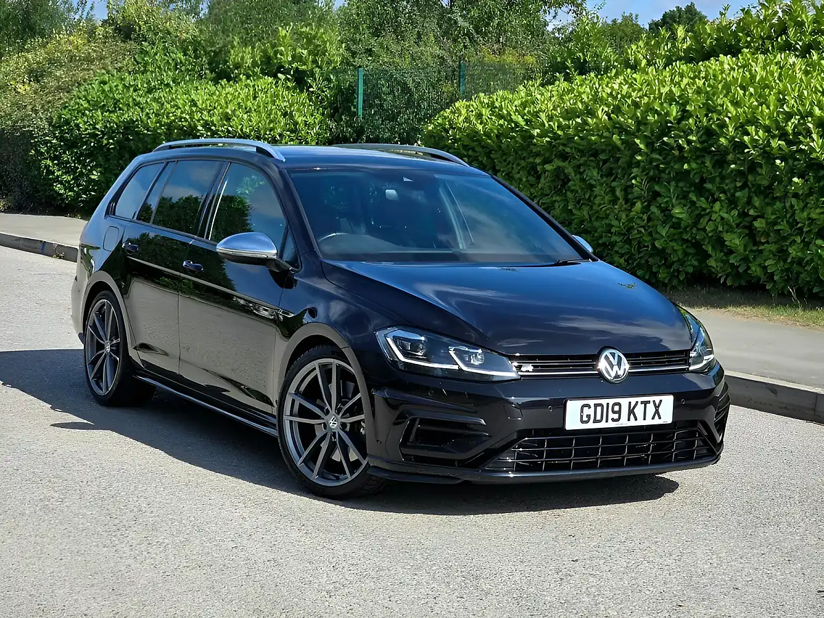 Used 2019 Volkswagen Golf R Black - Front View