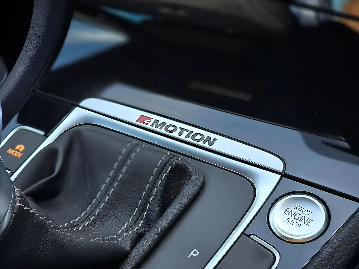 Used 2019 Volkswagen Golf R Black - Interior and Exterior details 18