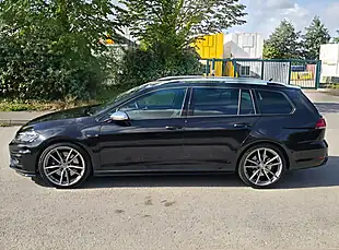 Used 2019 Volkswagen Golf R Black - Interior and Exterior details 9