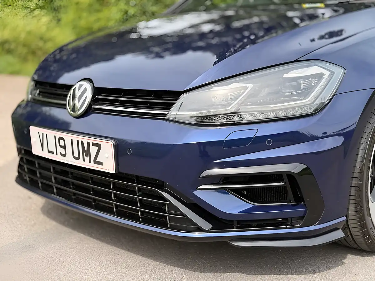 Used 2019 Volkswagen Golf R Blue - Interior and Exterior details 12