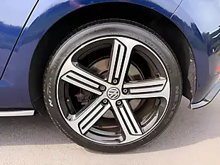 Used 2019 Volkswagen Golf R Blue - Interior and Exterior details 17