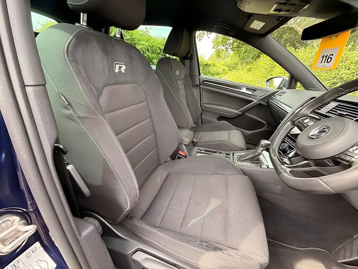 Used 2019 Volkswagen Golf R Blue - Interior and Exterior details 20