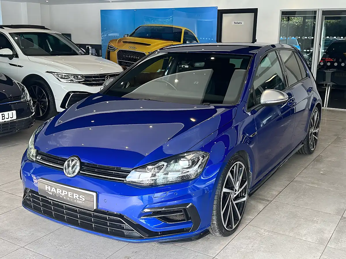 Used 2019 Volkswagen Golf R Blue - Interior and Exterior details 10