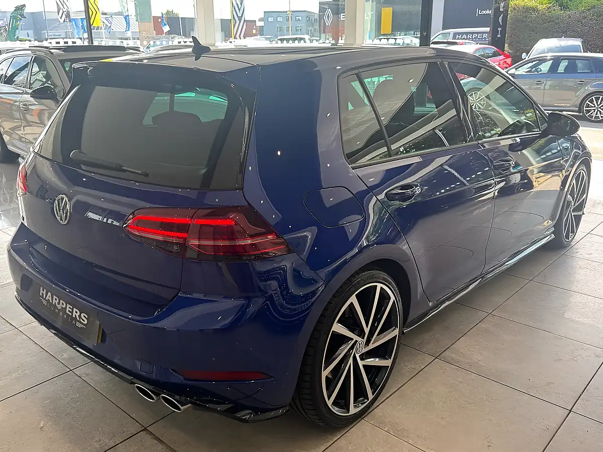 Used 2019 Volkswagen Golf R Blue - Interior and Exterior details 14
