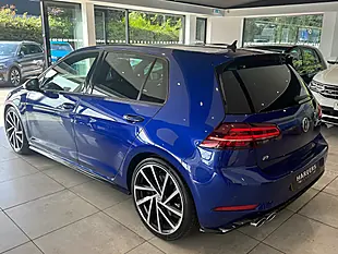 Used 2019 Volkswagen Golf R Blue - Interior and Exterior details 16