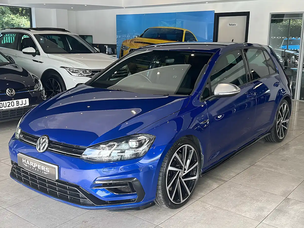 Used 2019 Volkswagen Golf R Blue - Interior and Exterior details 9
