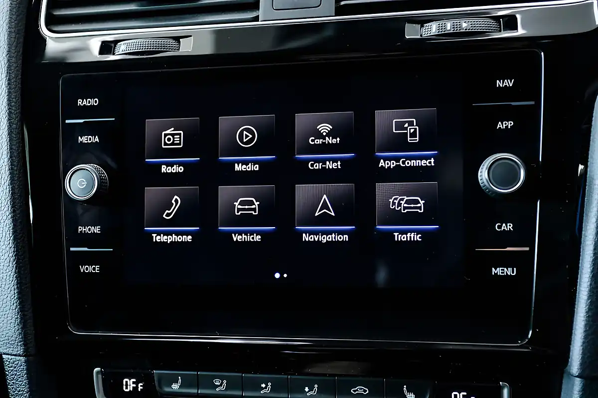 Used 2019 Volkswagen Golf R Blue - Interior and Exterior details 17