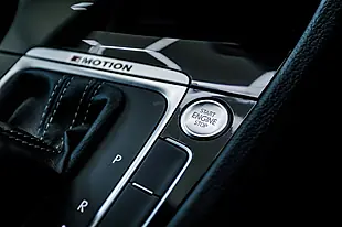 Used 2019 Volkswagen Golf R Blue - Interior and Exterior details 18