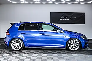 Used 2019 Volkswagen Golf R Blue - Interior and Exterior details 5
