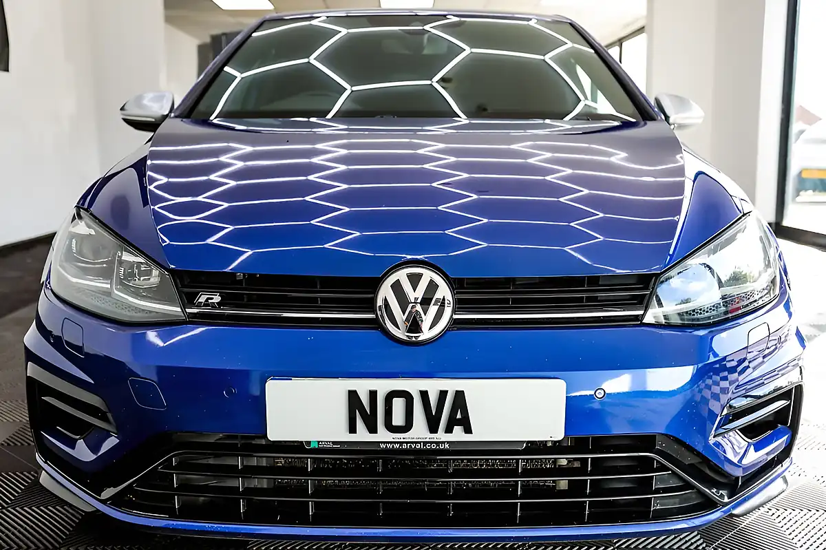 Used 2019 Volkswagen Golf R Blue - Interior and Exterior details 8