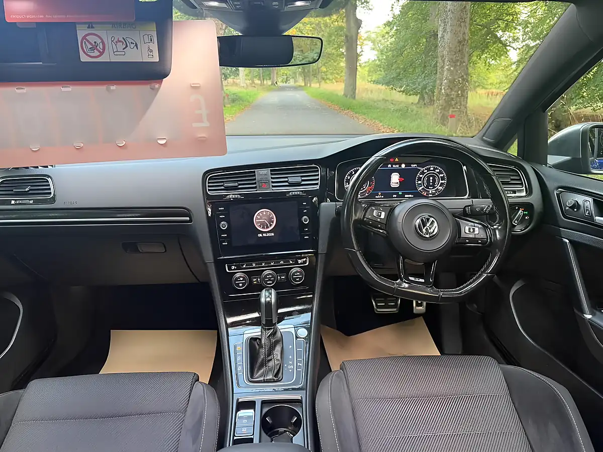 Used 2019 Volkswagen Golf R Blue - Interior and Exterior details 13
