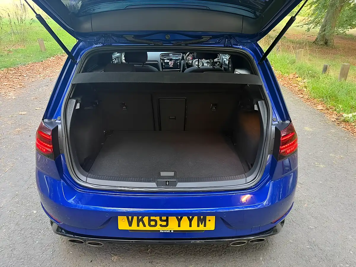 Used 2019 Volkswagen Golf R Blue - Interior and Exterior details 17