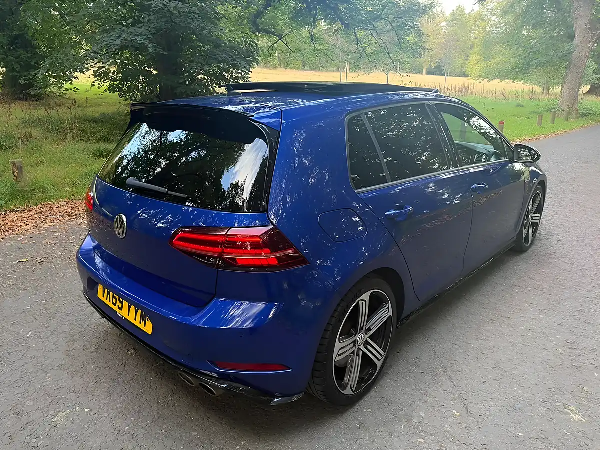 Used 2019 Volkswagen Golf R Blue - Interior and Exterior details 5