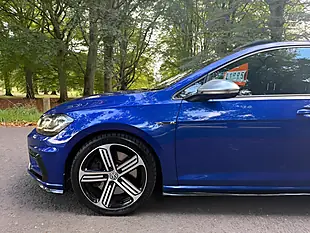 Used 2019 Volkswagen Golf R Blue - Interior and Exterior details 8