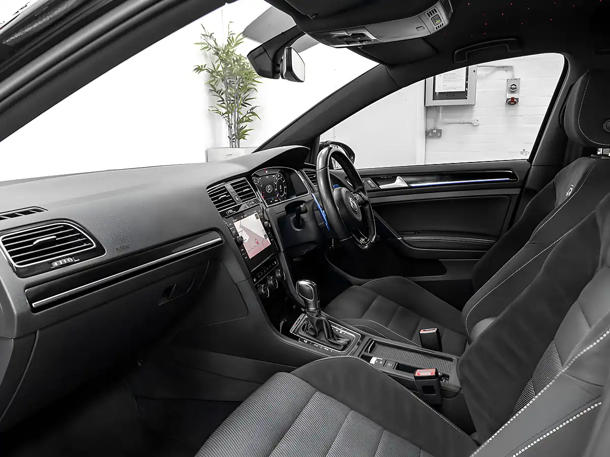 Used 2019 Volkswagen Golf R Deep Black Pearl - Interior and Exterior details 13
