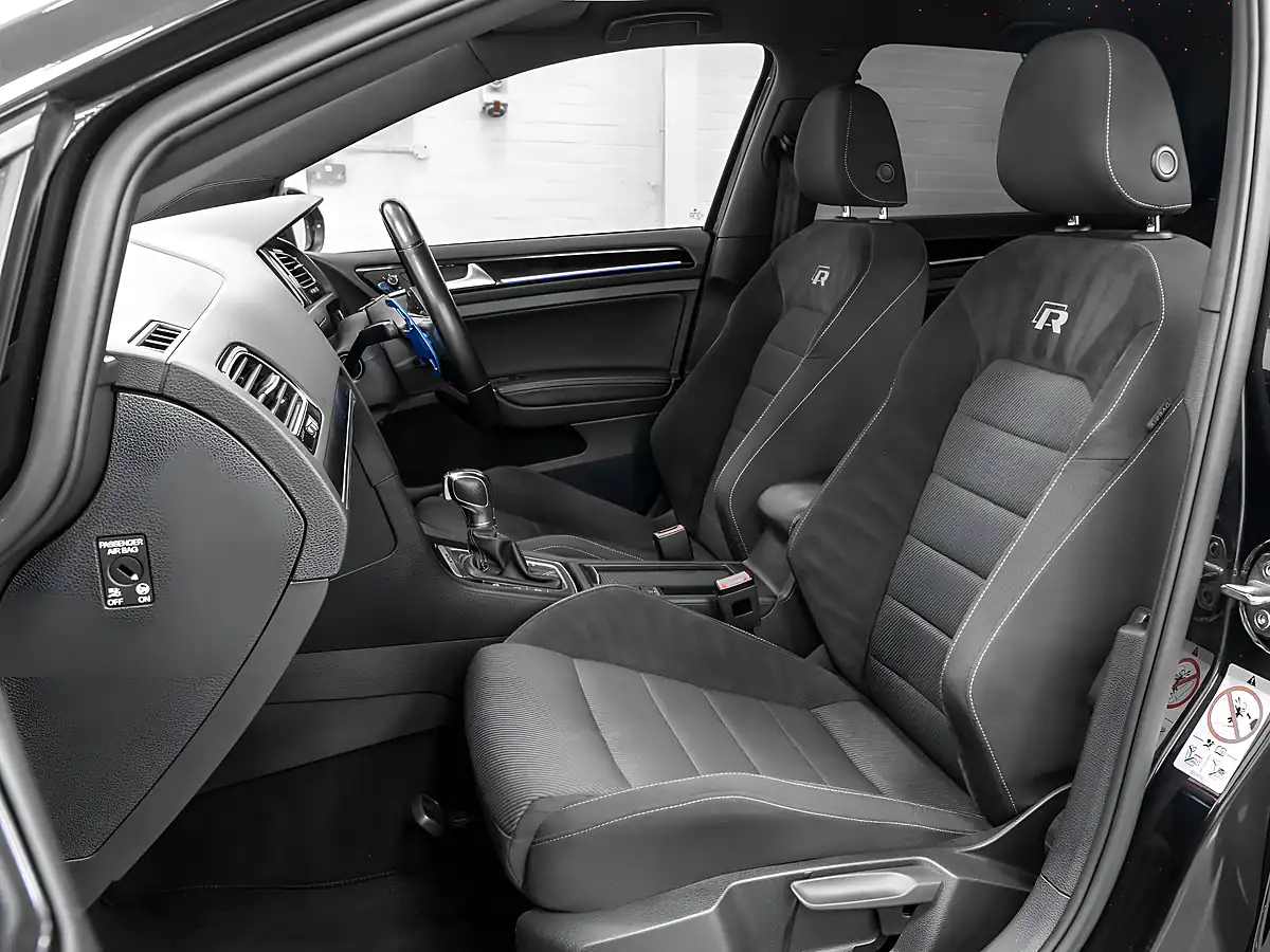 Used 2019 Volkswagen Golf R Deep Black Pearl - Interior and Exterior details 14