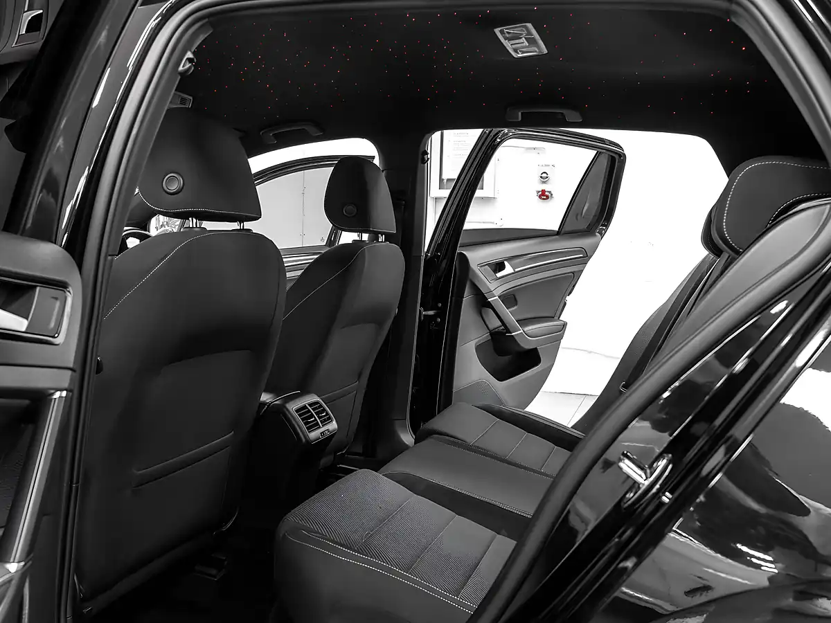Used 2019 Volkswagen Golf R Deep Black Pearl - Interior and Exterior details 15