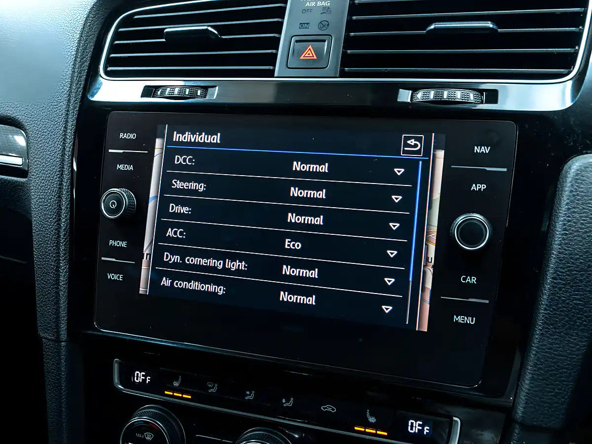 Used 2019 Volkswagen Golf R Deep Black Pearl - Interior and Exterior details 19
