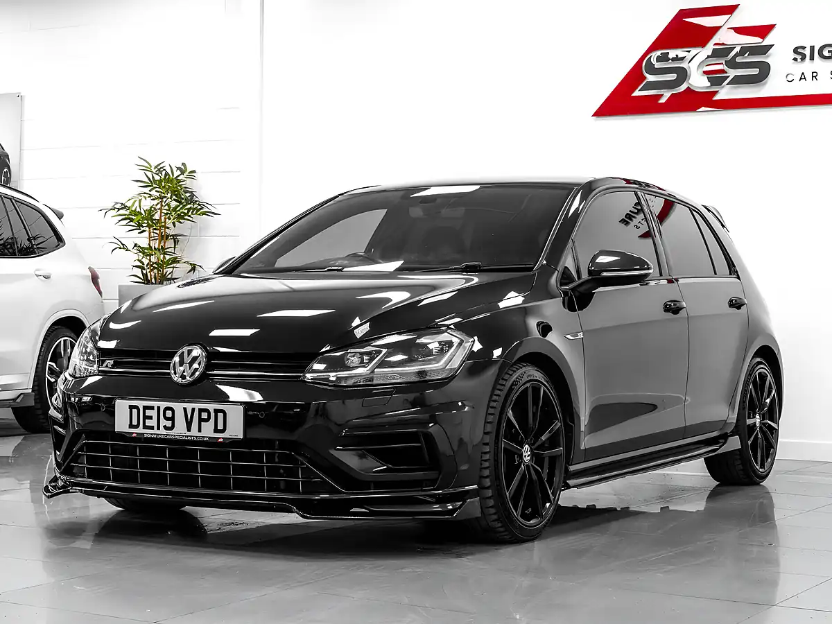 Used 2019 Volkswagen Golf R Deep Black Pearl - Interior and Exterior details 2