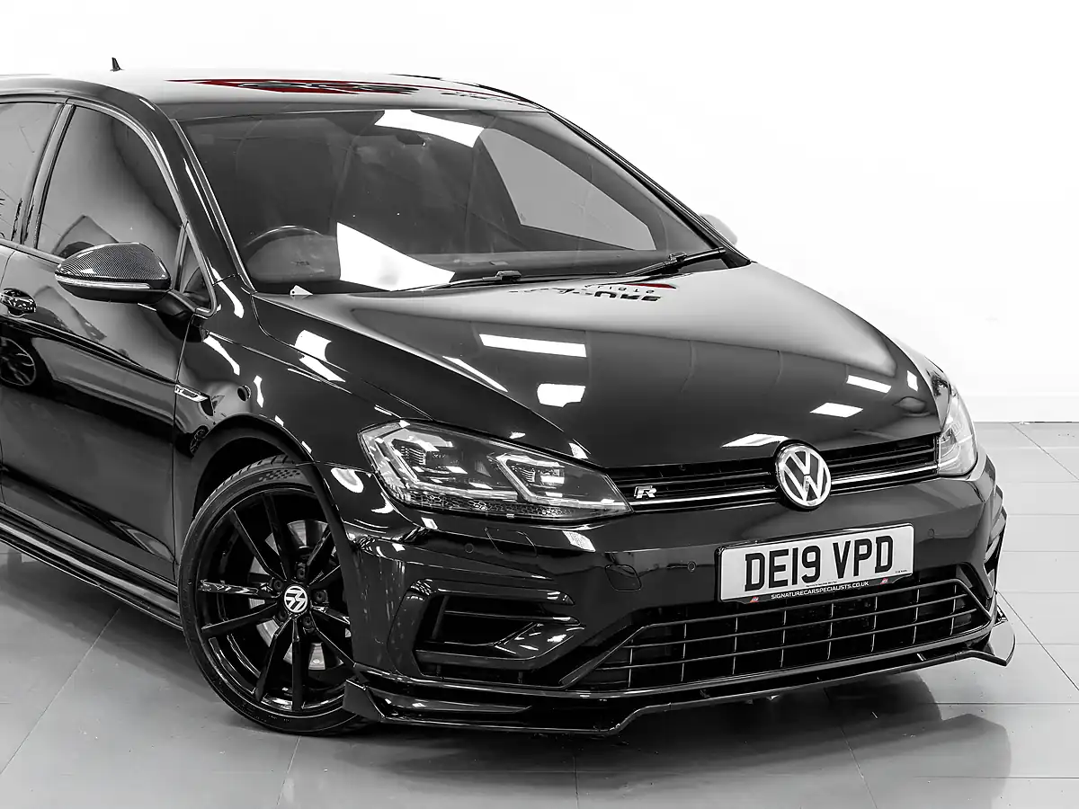 Used 2019 Volkswagen Golf R Deep Black Pearl - Interior and Exterior details 9