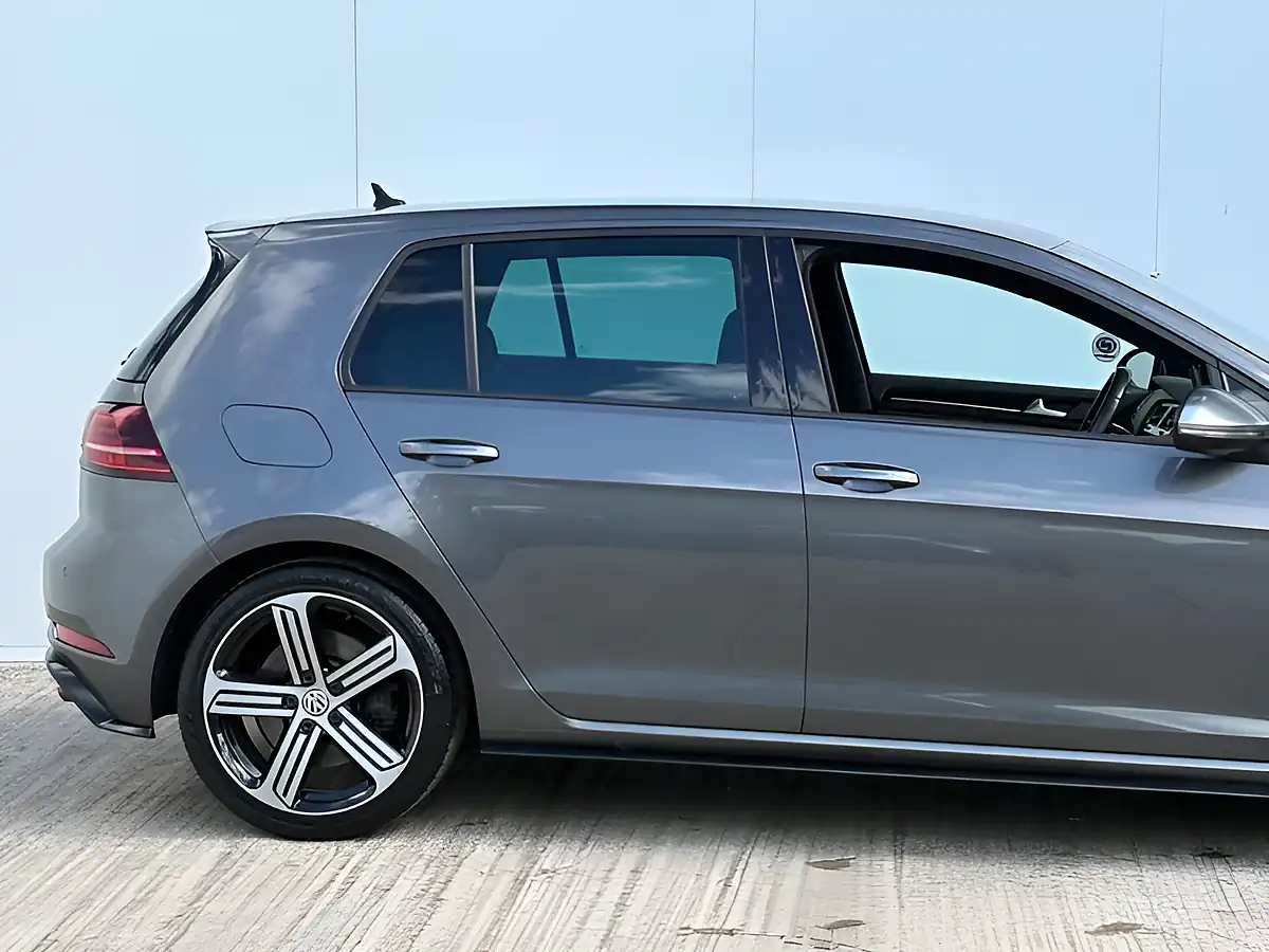 Used 2019 Volkswagen Golf R Indium Grey - Interior and Exterior details 10